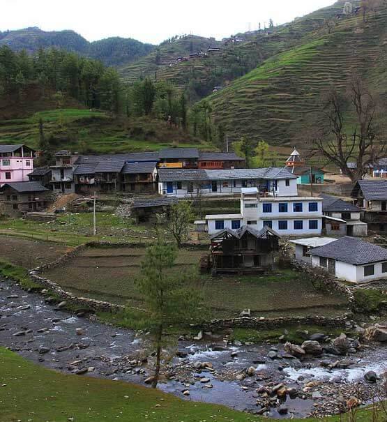 trekking in Tirthan valley